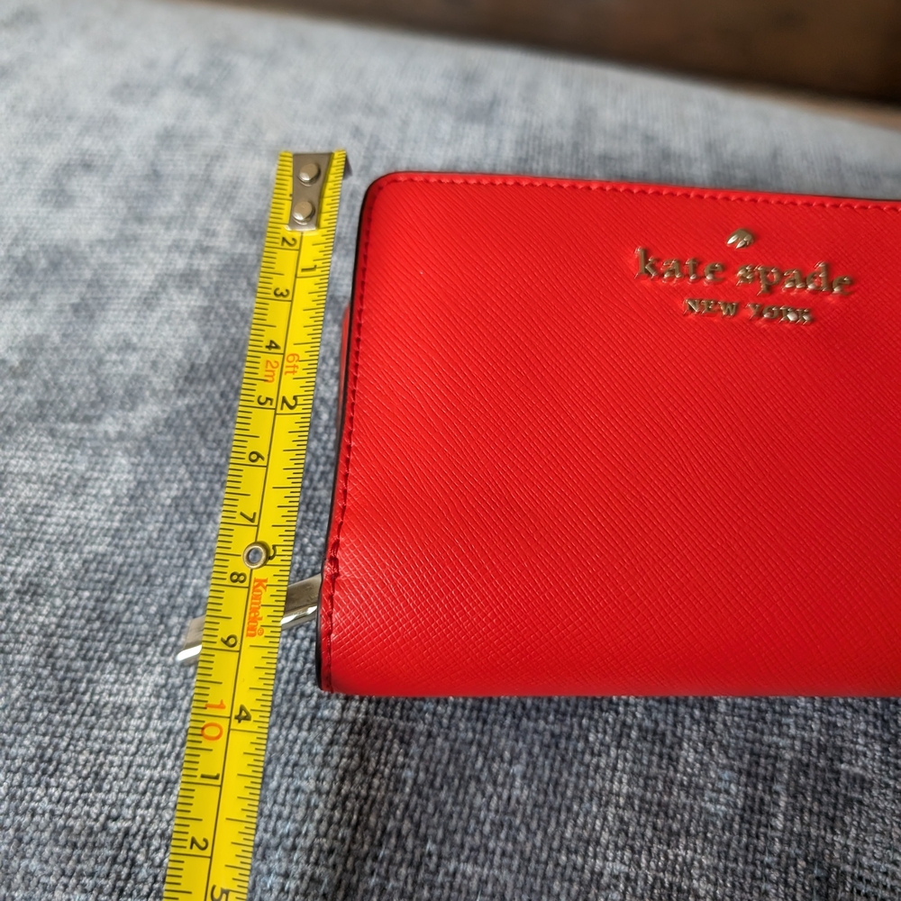 Kate Spade Vibrant Red Wallet.Used Once - Picture 4 of 9